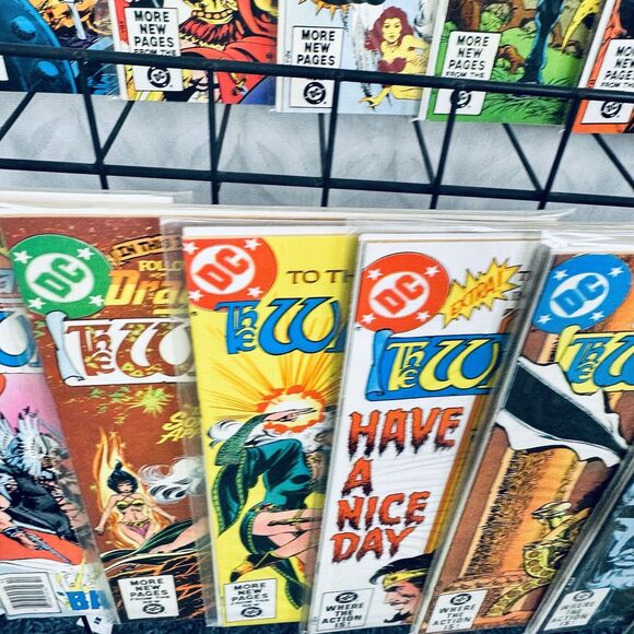 Enter The Lost World Of The WARLORD 41-49 51-60 Lot DC Comics Mike Grell - Picture 9 of 9